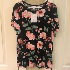 NWT: LuLaRoe Olive, tulip sleeve, size large
